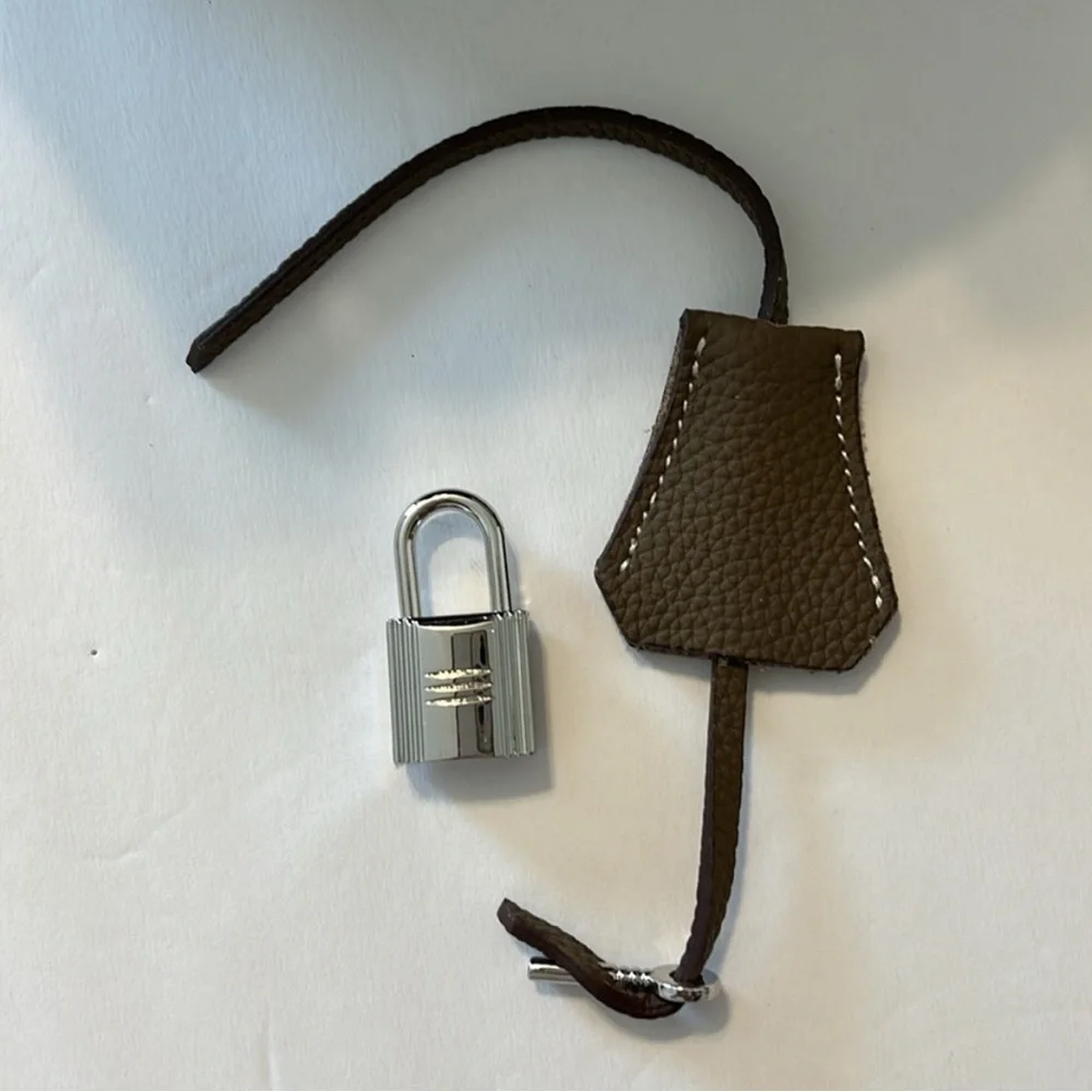 Cowhide Leather Mine Bucket Bag - Picture 9 of 11